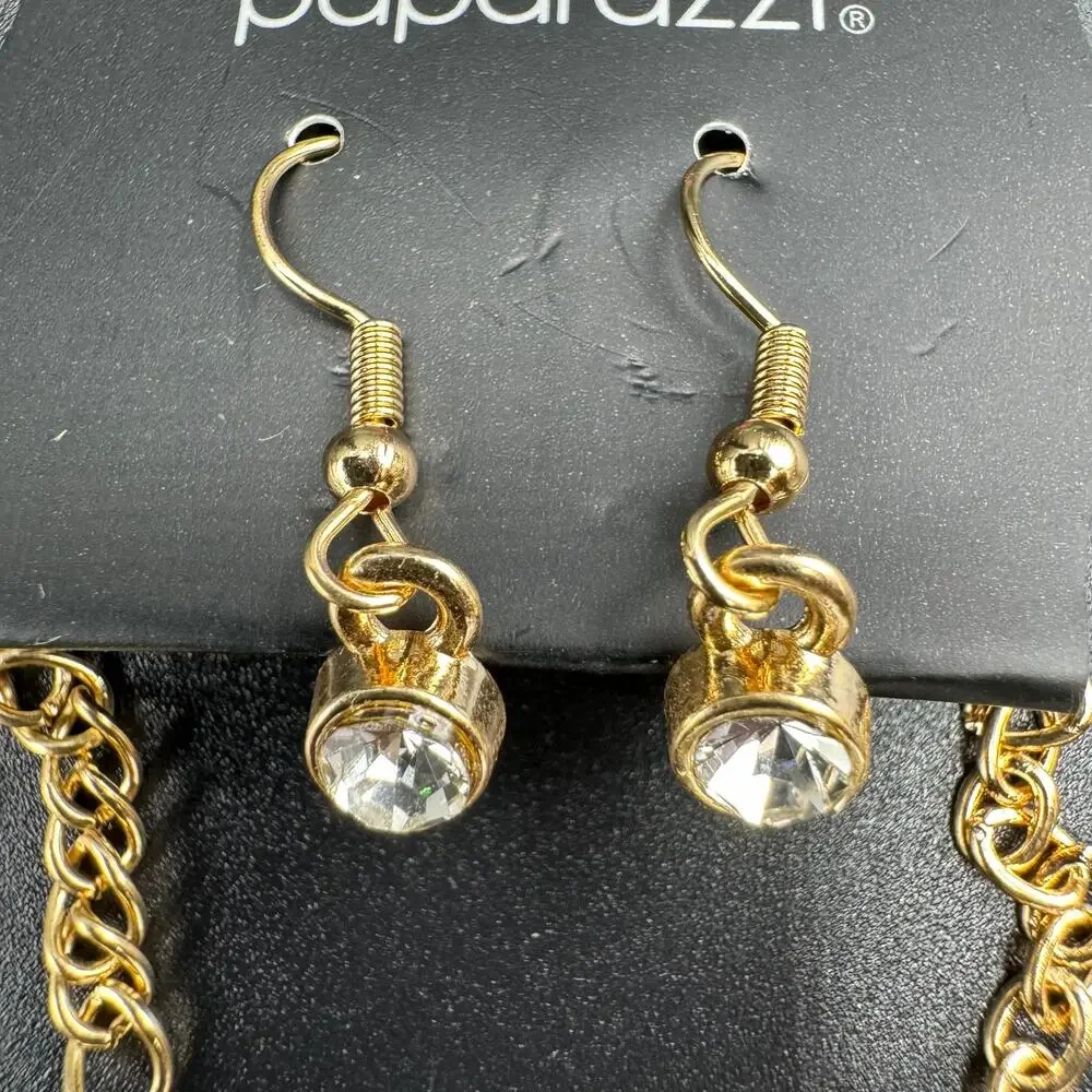 New Paparazzi Vintage Royale Gold Rhinestones Teardrop Necklace Earring Set - Picture 7 of 8